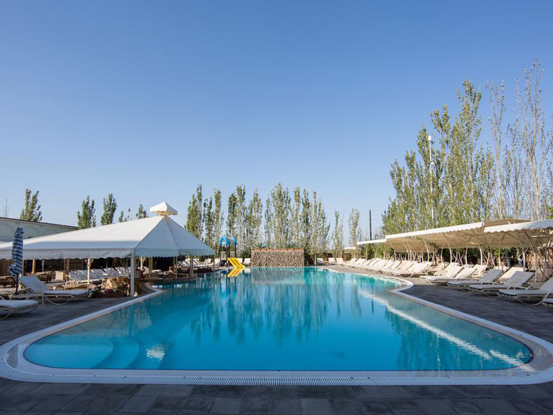 Top 9 Outdoor Swimming Pools in Yerevan